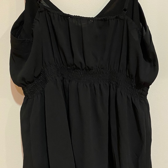 Semi-sheer black and red sleeveless blouse - Picture 2 of 3